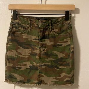 Camo Skirt (S)